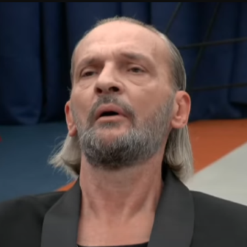 xuxi Xuxi e hodhi votën, por i ndodhi e papritura aty