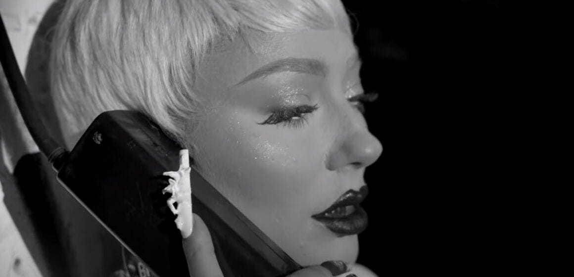 Ronelka Ronela Hajati i përloti të gjithë me fjalët për babanë e ndjerë, tregon një ëndërr prekëse