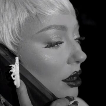 Ronela Hajati i përloti të gjithë me fjalët për babanë e ndjerë, tregon një ëndërr prekëse