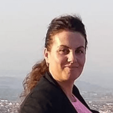 E buzëqeshur e duke shijuar jetën, dalin pamje të reja të Nexhmijës, pak para se të vritej