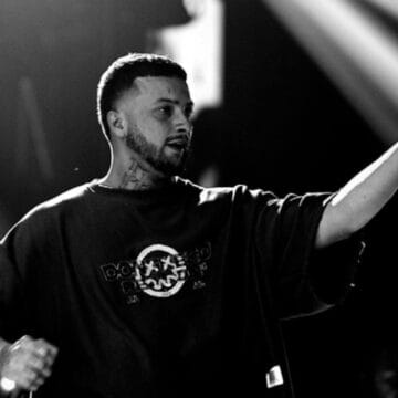 Fero Harroi fenë- Fero mbanë koncerte në diskoteka që shesin alkool të ndaluar në Islam