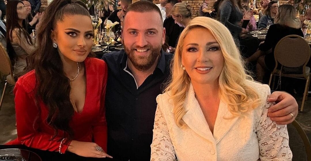 Reja e Remzies jep lajmin e madh, po bëhet nënë për herë të dytë, ekspozon barkun e fryrë – kaq hije i paska