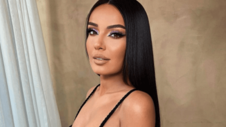 MIMOZA SHKODRA Mimoza Shkodra “shkrihet” në rrezet e diellit tropikal – shfaqet më joshëse se kurrë