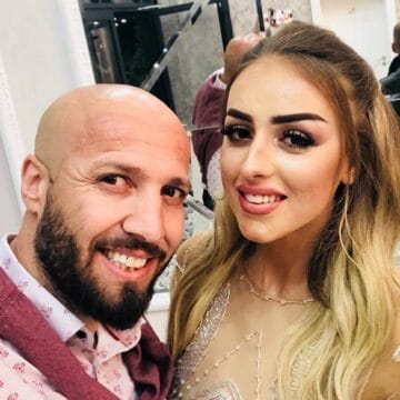 Edhe pse po bëhet nënë për herë të dytë, Aida Doçi ia bën qejfin vjehrrës – vishet si nuse në “mizhlic”