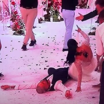 Moment i rëndë gjatë dasmës, Gjesti rrëzohet keq, bie për tokë, Egli e “tmerruar” i qëndron pranë
