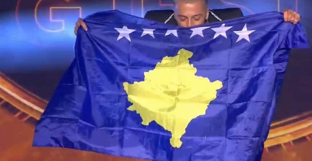 Gjesti me flamurin e Kosovës pas fitores së Big Brother VIP Albania 4