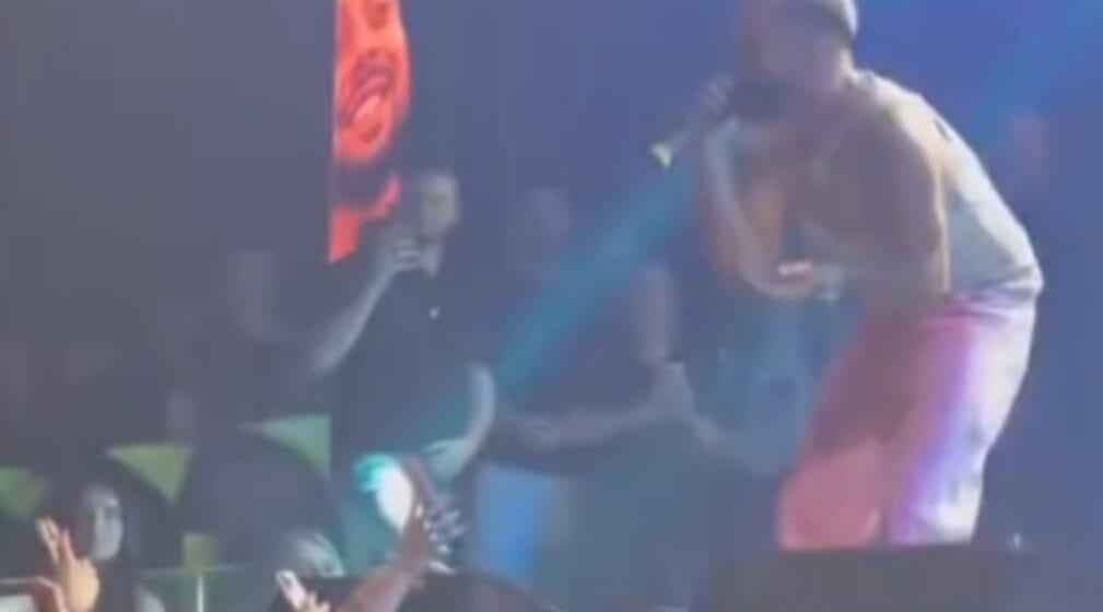 gjesti1 Gjestit i ndodh incidenti i madh në koncert, fituesi i BBVA-së frikësohet keq – shokohet publiku