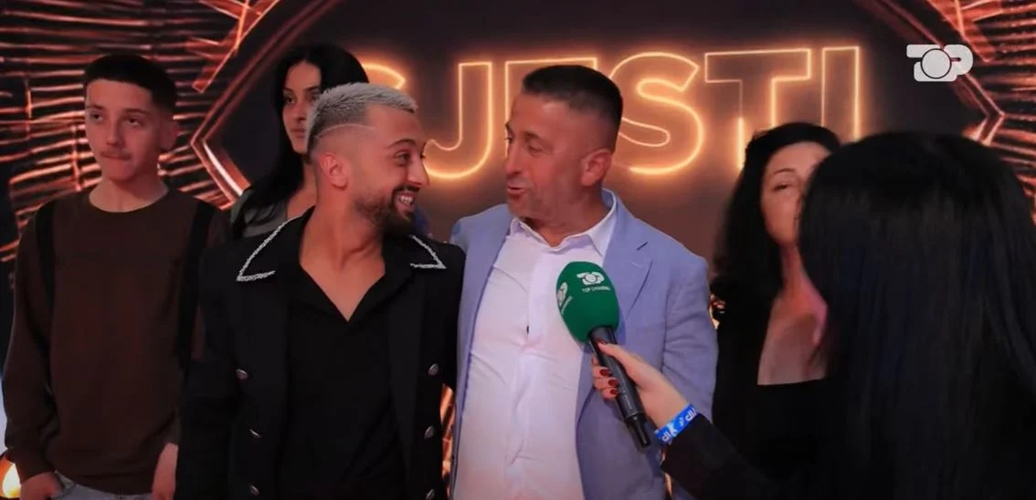 gjestiiii Gjesti rikthehet në fshat, babai i tij habit me deklaratën për të