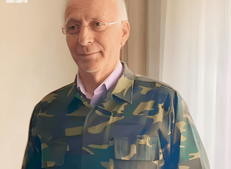 A e njihni personin në foto, nëse po, shkruani emrin e tij