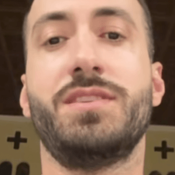 Pak minuta para shpalljes së fituesit, Jozi lajmërohet nga ky vend i shenjtë – reagimi i tij i papritur