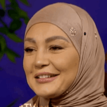 kaltrina Moderatorja Kaltrina Zeneli bëhet nënë për herë të parë, dalin pamjet e burrit të saj dhe bebit