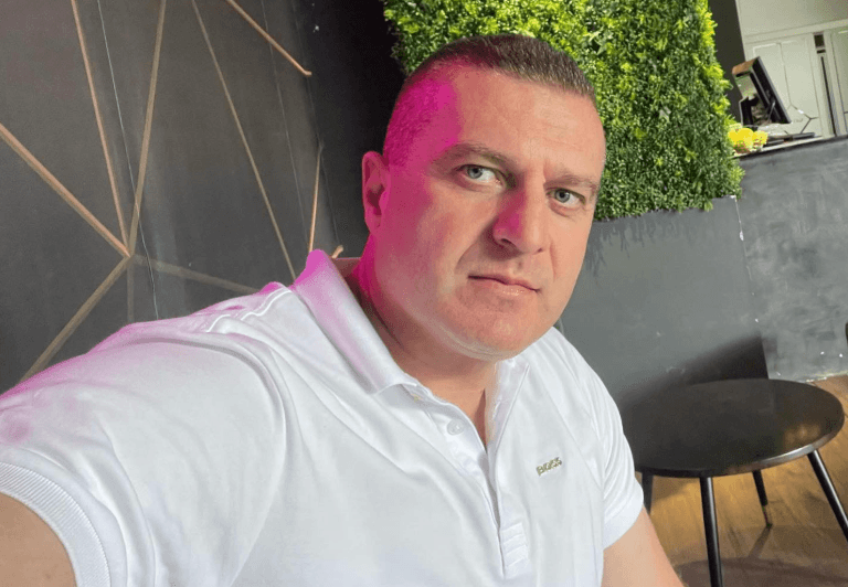 polici E dhimbshme: Kjo është gruaja e policit që vdiq sot në Prishtinë – e re e bukur e plotë jetë derisa mori lajmin e rëndë