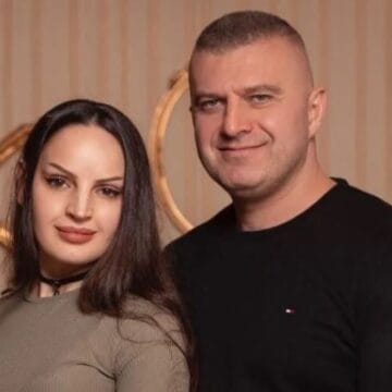 Pak ditë më parë i vdiq burri polic, publikohen pamjet, kjo është gjendja e gruas së tij