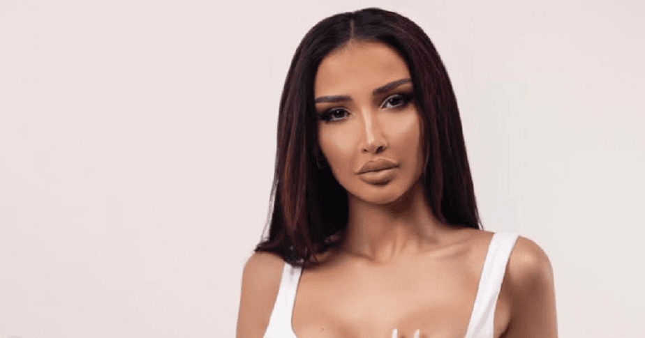 xheneta I dashuri i Xhenetës nuk është aspak xheloz, e lejon të pozojë edhe pa të brendshme