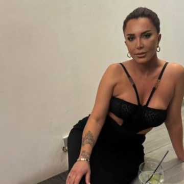 Nuk përmbahet Teuta Selimi, ekspozon gjoksin e saj bombastik!