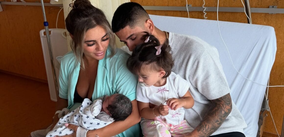 519534026_18473800363079043_2283061657337638119_n Njomza dhe Rinori bëhen prindër për herë të dytë, ky është emri i veçantë që ia lanë djalit