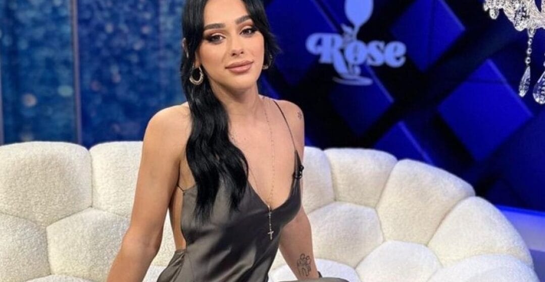 Egli Tako ekspozon trupin ‘bombë’ në bikini, mahnit ndjekësit me pamjen perfekte