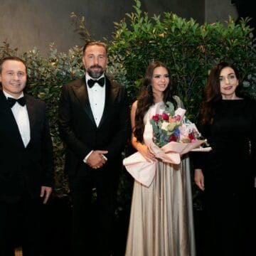 Presidentja në mesin e dasmorëve, Vjosa Osmani i bashkohet dasmës së çikës së Rugovës