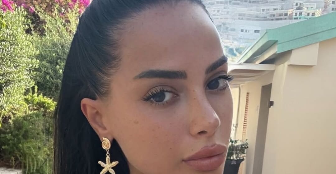 Kader lajmërohet nga pushime, nuk do ta besoni kush po e shoqëron atë