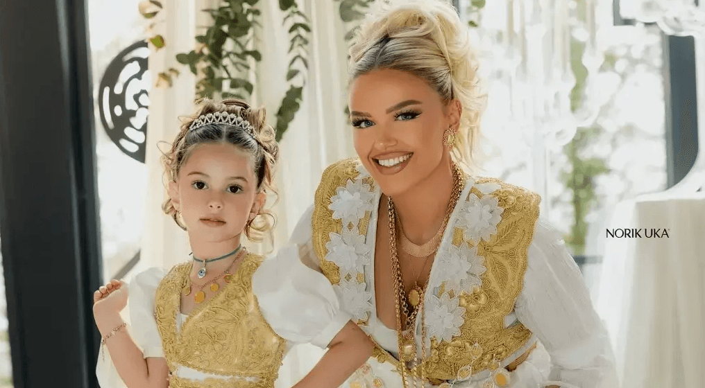 Learta e tepron me veprimin e fundit, le që u mbush vet me dukat, por e mbushi edhe çikën e vogël e i veshi dimija