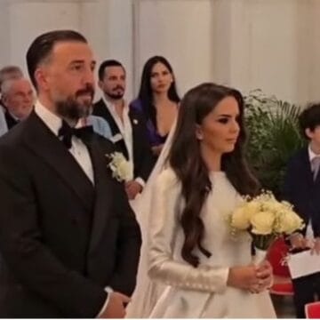 Dasmë me stil mbretëror, Teuta Rugova dhe Agron Gjeloshi kurorëzohen në Katedralen e Prishtinës sipas riteve fetare katolike (PAMJE)