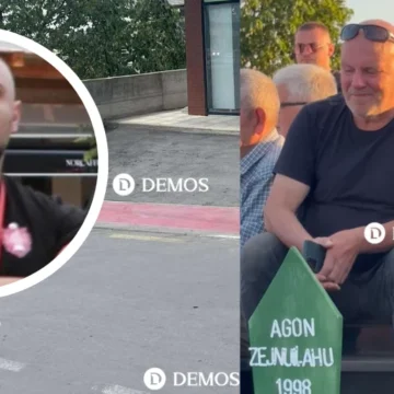 Rrënqethëse e pamja e Agonit, dalin fotot ku babai i tij mezi e mbanë veten, ja kush i qëndron pranë