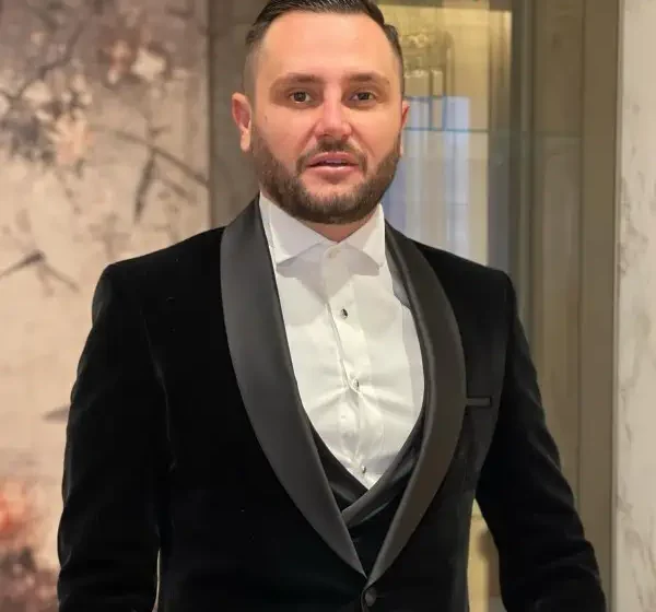 Bes Kallaku e gjen nusen e re pas divorcit me Xhensilën, e famshme nuk është, por qenka një bukuroshe e vërtetë