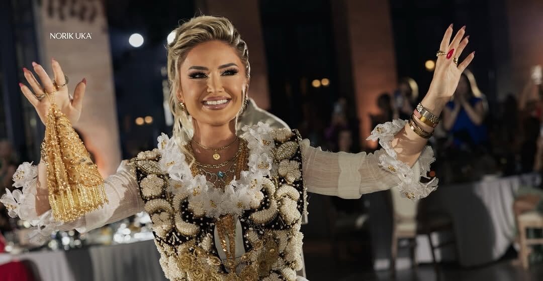 Engji nuk ndalet së bleri dimijë e dallama, ja se çfarë modeli i ka zgjedhur kësaj radhe