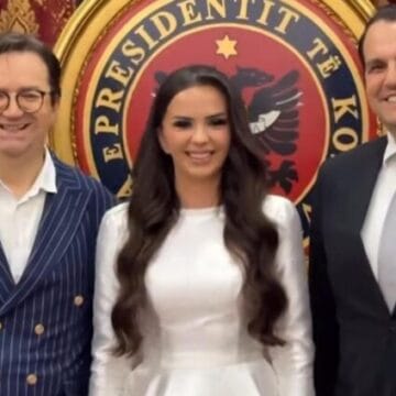 Momenti emocionues kur Teutën e përcjellën vëllezërit për tek burri