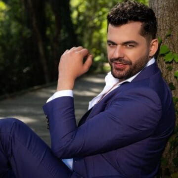 Tre persona e rrahin e bëjnë “llom” Shpat Kasapin, zbulohet se kush janë dhe arsyeja pse e rrahën