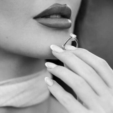 Madhështore: Kjo është unaza me të cilën i dashur i propozoi mbesës së Shyhrete Behlulit