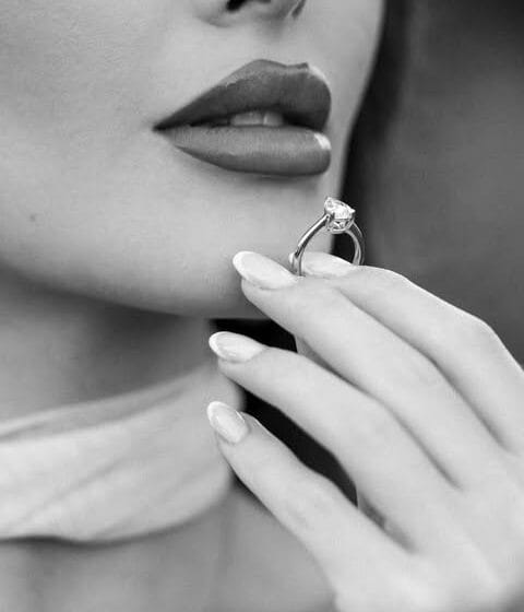 538479578_1022861469788741_3175130954496632401_n Madhështore: Kjo është unaza me të cilën i dashur i propozoi mbesës së Shyhrete Behlulit