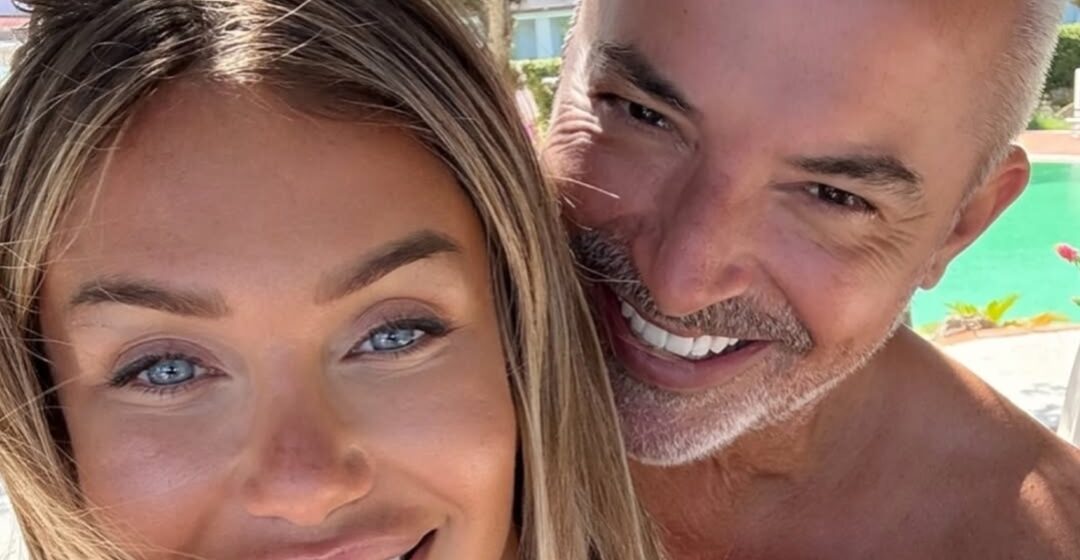 Ad67 Adelina Tahiri e ‘trullos’ burrin e saj, ja ekspzon para syve gjoksin gjigant