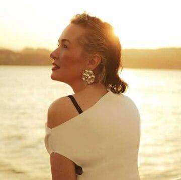 Adriana-Matoshi-2-585x358 Deputetja e Vetëvendosjes, Adriana Matoshi shkoj në pushime dhe e harroi kuvendin