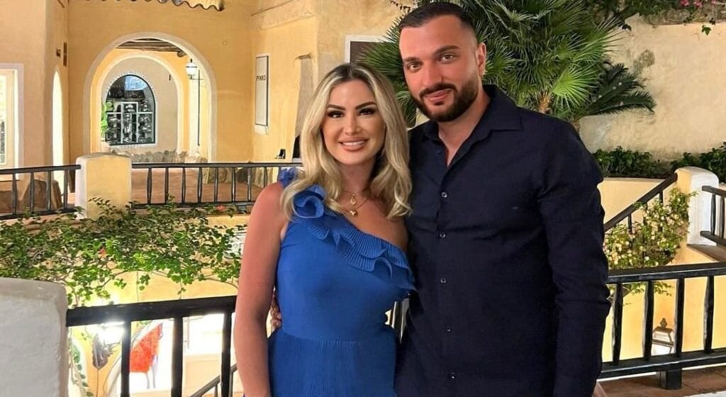 U zbulua gjithçka, Engji në ethet e shtatëzanisë e mundohet ta mbulojë barkun – Mërgimi i ndihmon ta fsheh e të mos vërehet