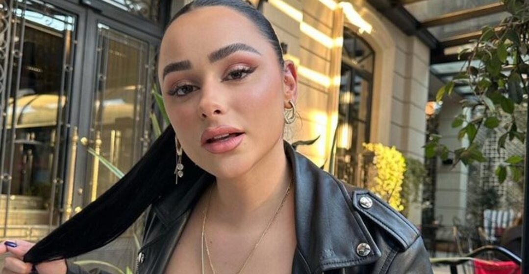 Pasi u fotografua në krahët e një mashkulli misterioz, Egli me këtë veprim ‘konfirmon’ se është në lidhje