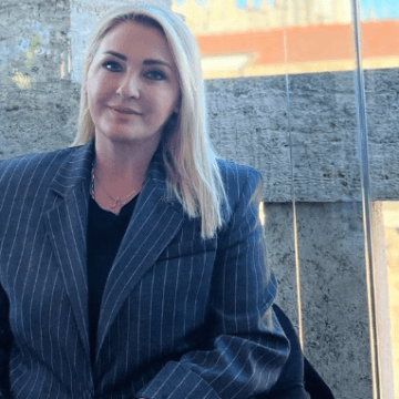 Edhe kjo nuk pritej nga Remzia, ajo ua lëshon një ‘kungj’ gjithë kolgeve të saj