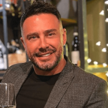 Robertin e paskan lënë të dashurat, ai na prezantoi me vajzën e tij, ajo qenka një miss i vërtetë