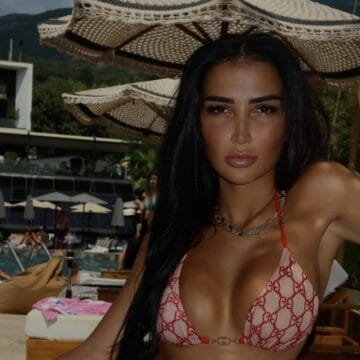 Xx22-768x991 Prej spitalit në plazh, Xheneta i vë flakën rrjetit në Instagram me këto pamje