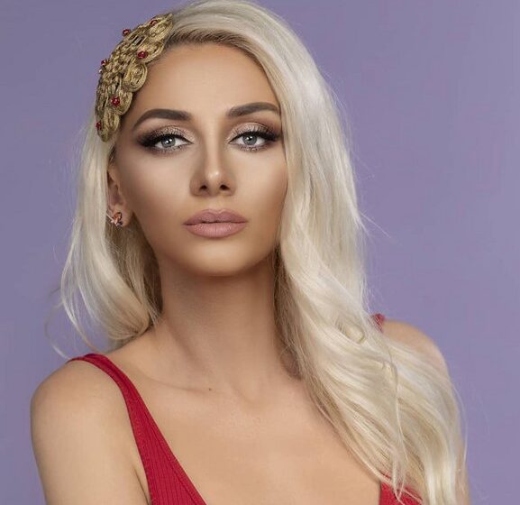 “Naten n’dasma tu këndu Diten flija tu gatu” Gresa Behluli tregon se sa e zonja është në kuzhinë