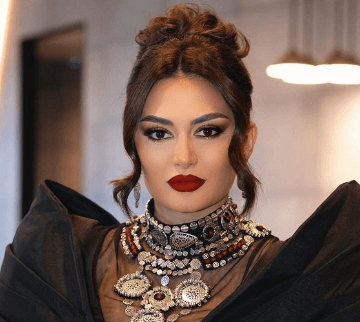 albina-kelmendi Albina Kelmendi ia mori vëmendjen nusës me këtë fustan, plas sherri mes këngëtarës e dasmorëve