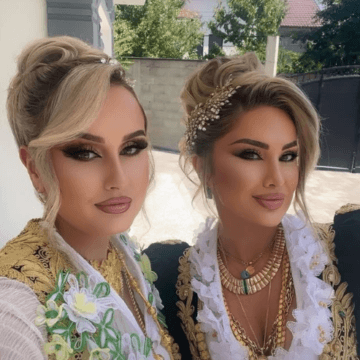 Engji na befasoi me këtë pamje, ajo shkon në dasëm me dimija bashkë me kunatën, ia kënaqin zemrën vjehrrës