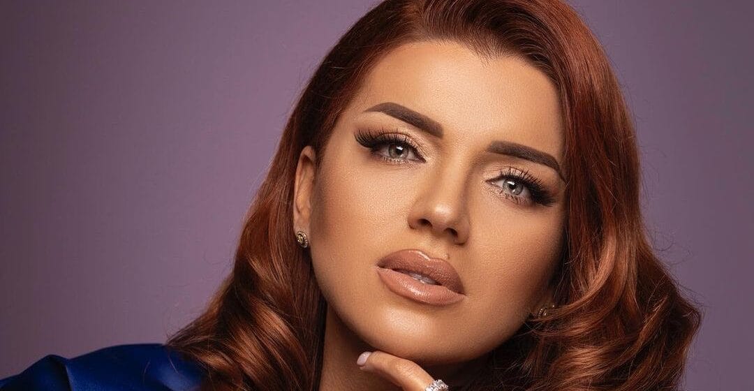 edonallalloshi_180382573_3801581233273159_2082877029461562477_n Edona Llalloshi i kthehet stilit të vjetër, vishet me fustan të kuq si të princeshave – i la pa fjalë krejt mysafirët në dasmë