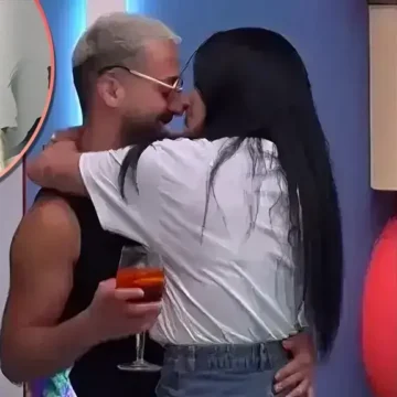 Dashuria ringjallet? Gjesti troket në derën e Eglit në Mitrovicë