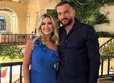 Engji më në fund i nisi pushimet me burrin e vet pas martesës, por vjehrria i paskan shkuar “bisht” pas