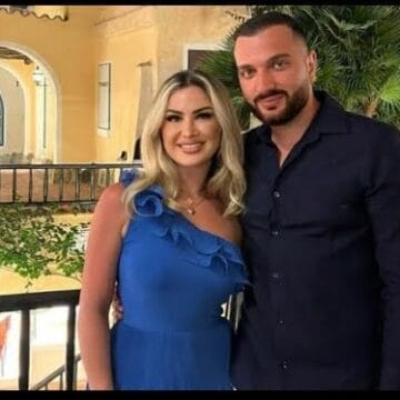 Engjin e fotografojnë me burrë në mes të rrugës, s’do ta besoni çfarë reagimi bëri ajo