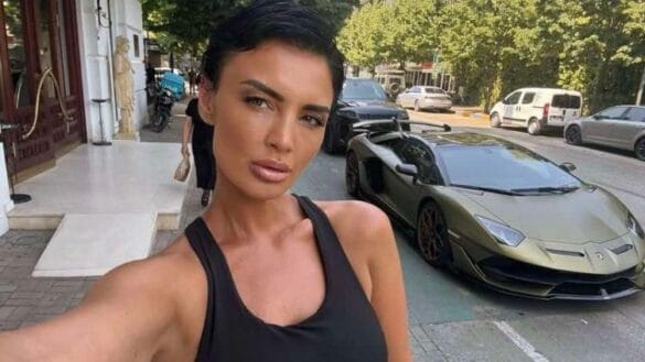 Genta-Ismajli-585x329 Genta Ismajli ka ndryshuar për së teperti, burri dhe fëmijët nuk po e njohin sika qenë më përpara dhe si është tash