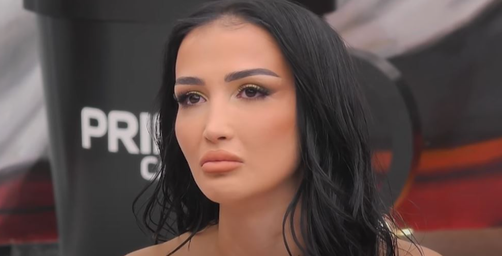 Xheneta-4 Xheneta prek zemrat me reagimin e saj pas varrimit të vëllaut të Gjestit, ajo po kërkon pak mëshirë për familjen Kelmendi