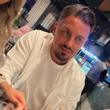 Njihuni me të dashurën e re të Bleros, zbulohet fytyra e saj dhe qenka një bukuroshe e vërtetë – kësaj radhe i ka rënë pikës