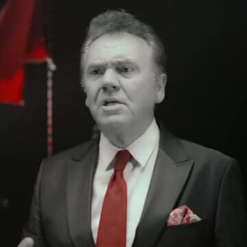 Ilir Shaqiri si asnjëherë tjetër, publikon foton e rrallë me nipat, sa gjysh i përkryer duket ai